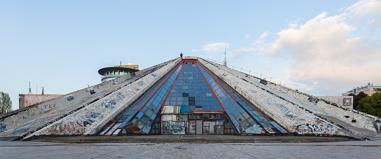 Pirámide de Tirana