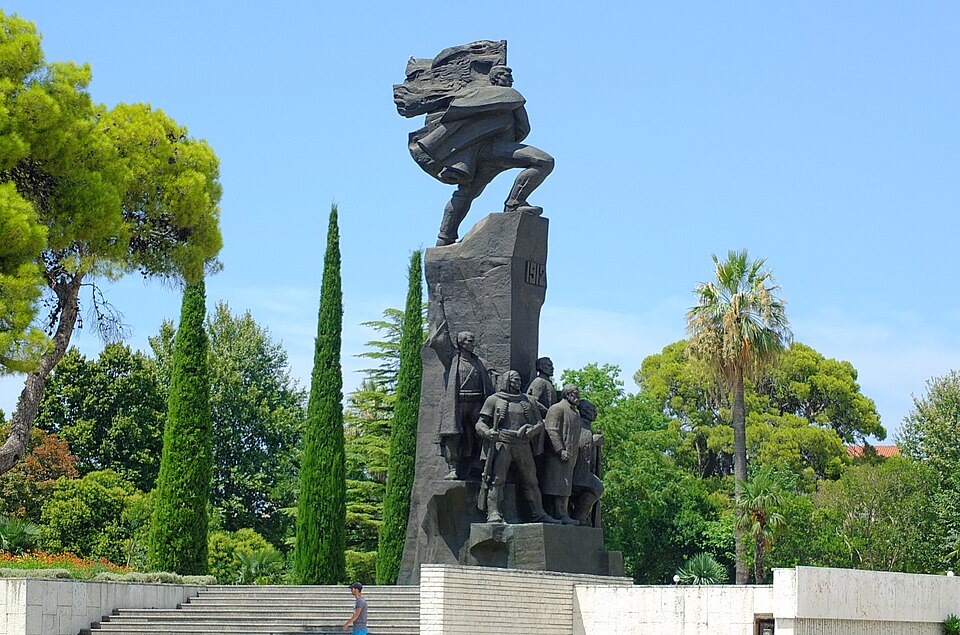 Monumento a la Independencia (Albania)