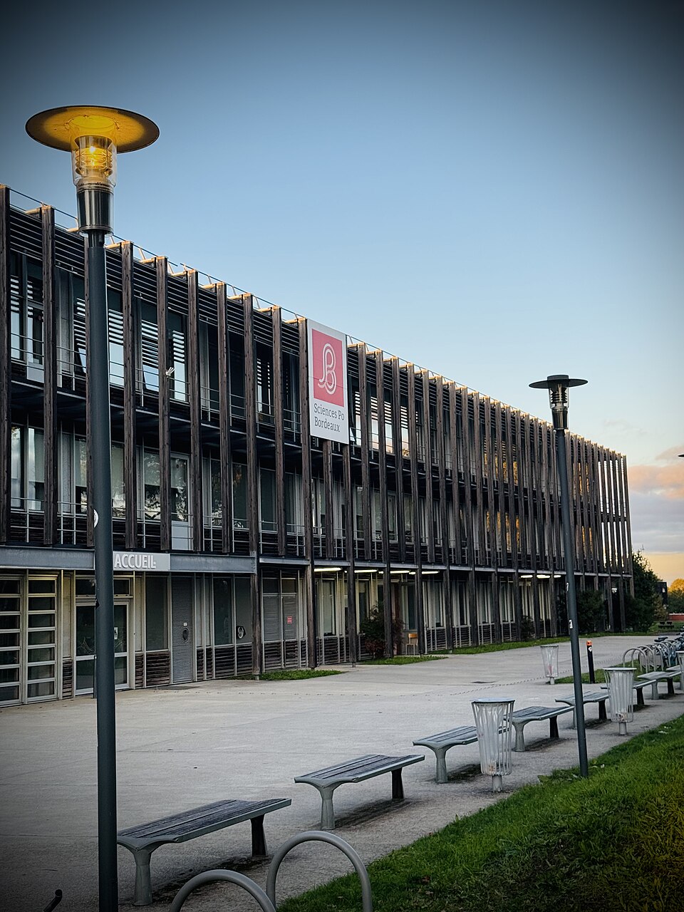 Instituto de Estudios Políticos de Burdeos (Sciences Po Bordeaux)