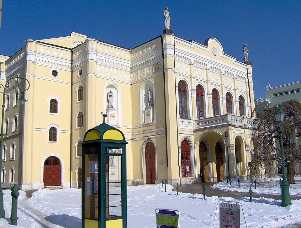 Teatro Csokonai