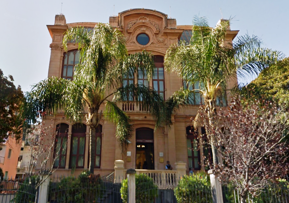 Edificio de la Clínica Clementi