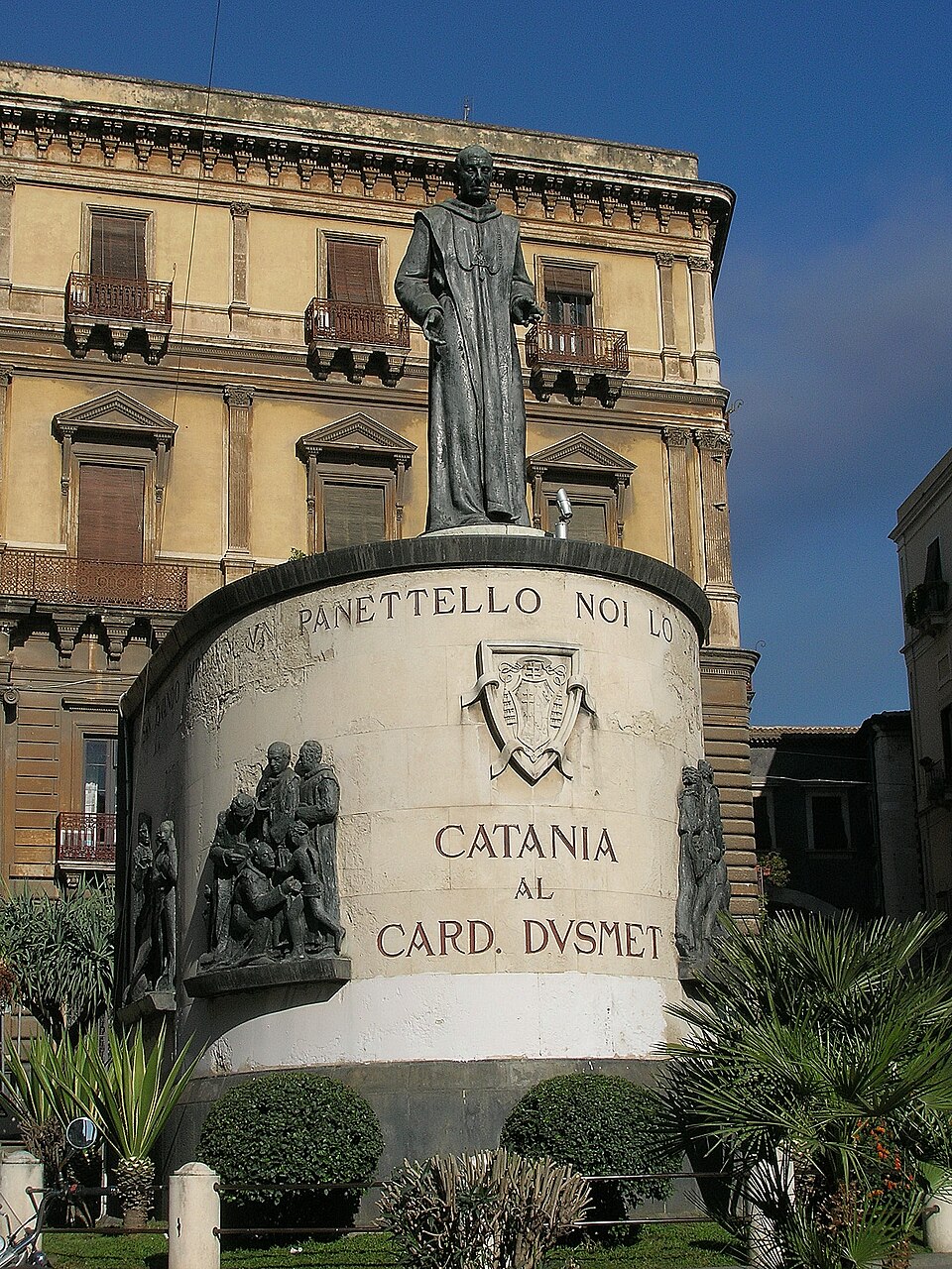 Monumento al beato Giuseppe Dusmet