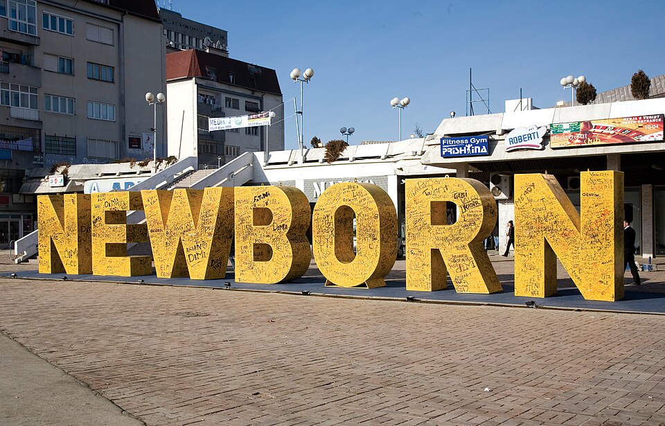 Monumento Newborn