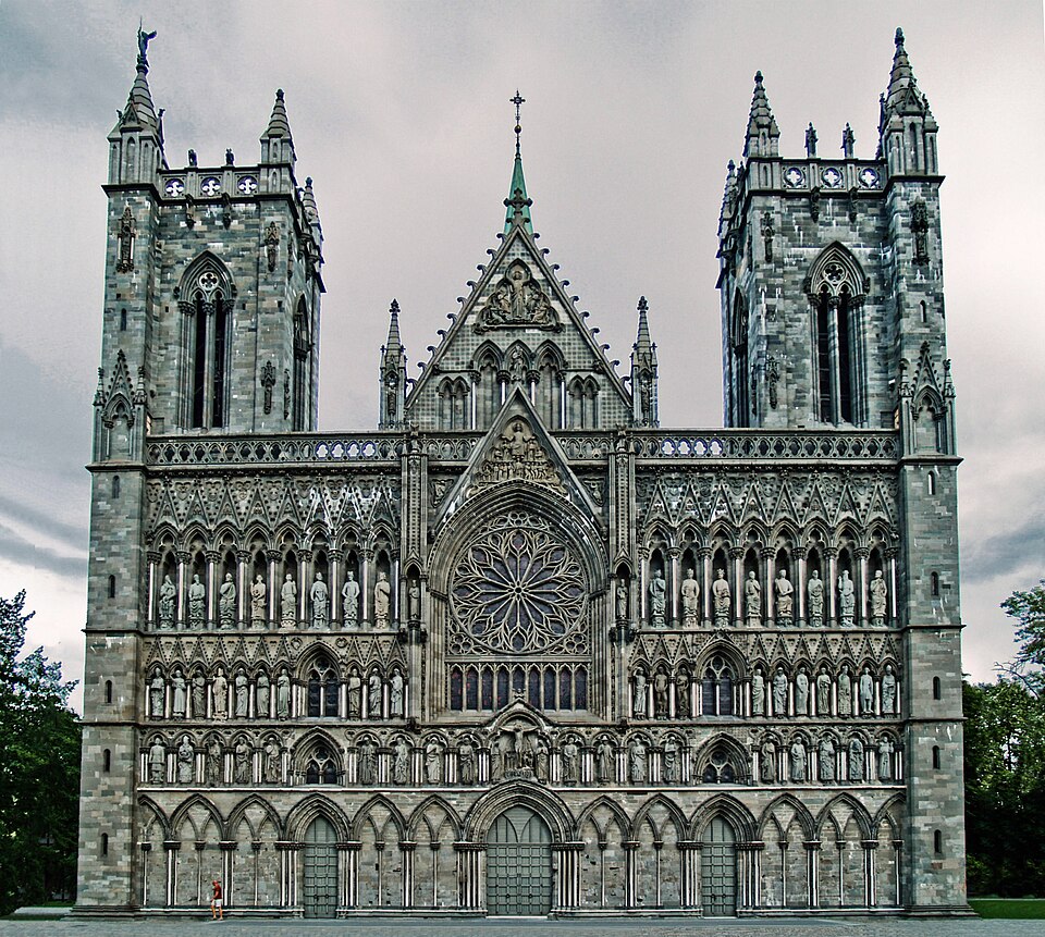 Fachada occidental de la Catedral de Nidaros