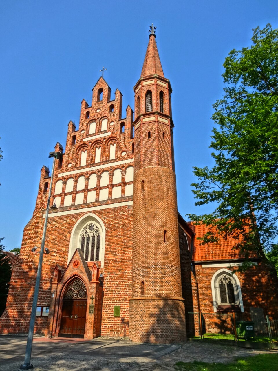 Iglesia Bernardina de Nuestra Señora Reina de la Paz
