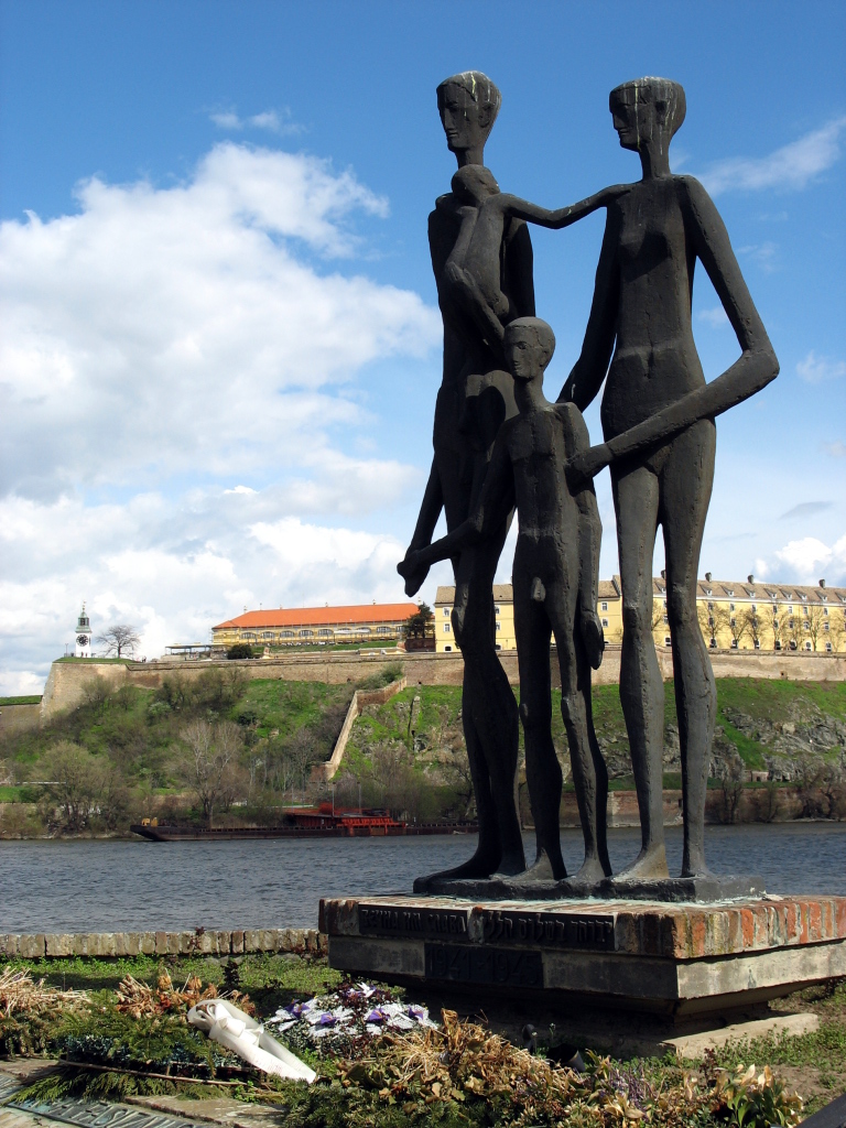 Monumento a las víctimas de la redada en Novi Sad