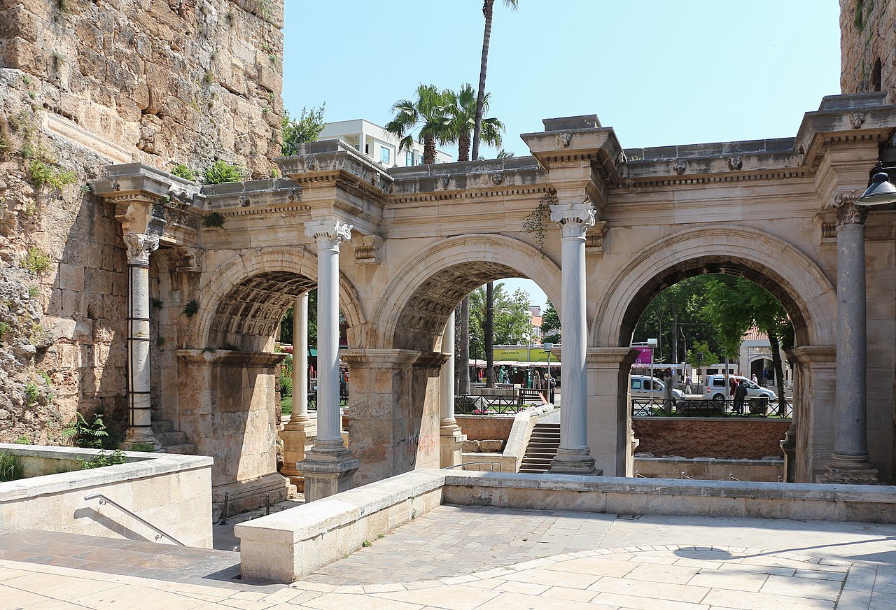 Puerta de Adriano